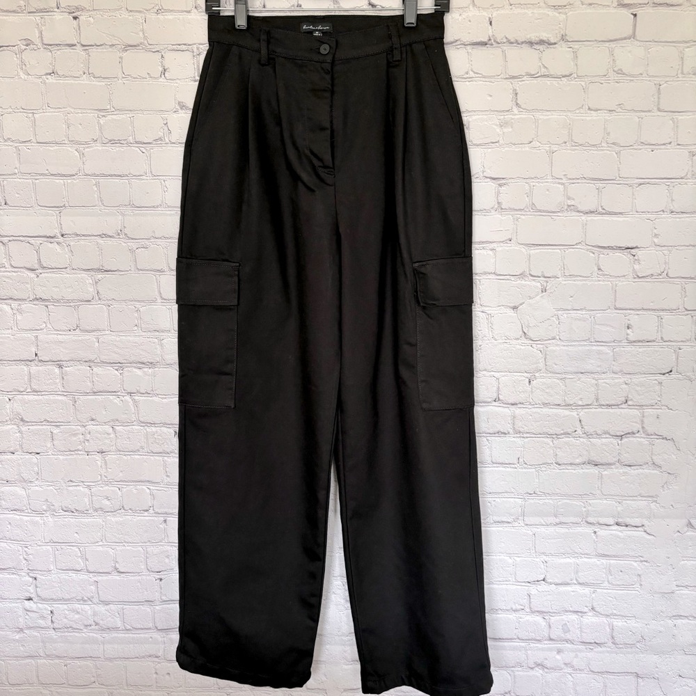 HUNTER & BROWN Black Wide Leg High Rise Pleated Cargo Pants--NWT--L - Picture 8 of 15
